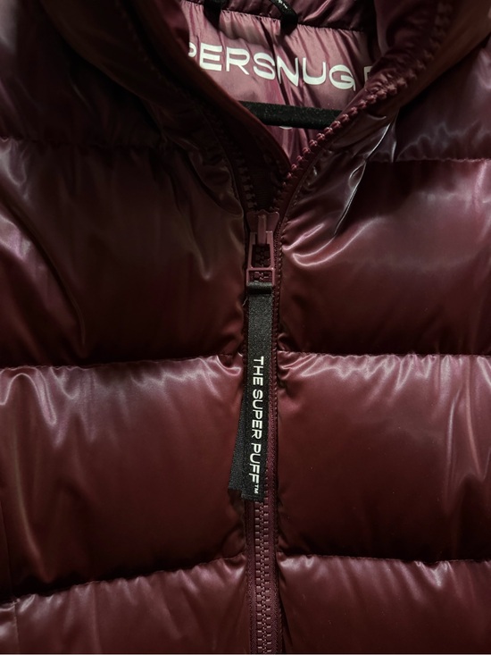 Aritzia Jackets & Blazers - Aritzia Burgundy Iridescent Superpuff Jacket